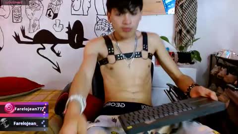 Snapshot of jeanfarelo chatting on 11.05.25 Jean online show from 11.05.25