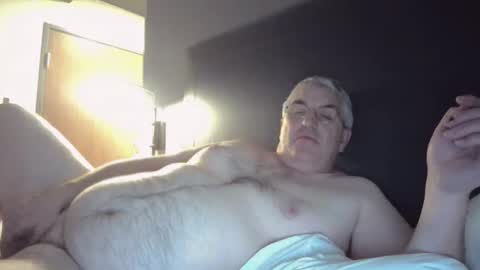Snapshot of jecko71 chatting on 02.16.25 dadbody71 online show from 02.16.25