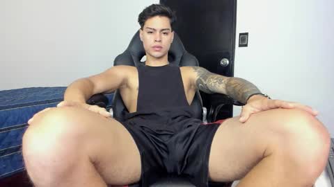 Snapshot of jeeanpii01 chatting on 12.14.25 Jeanpii01 online show from 12.14.25