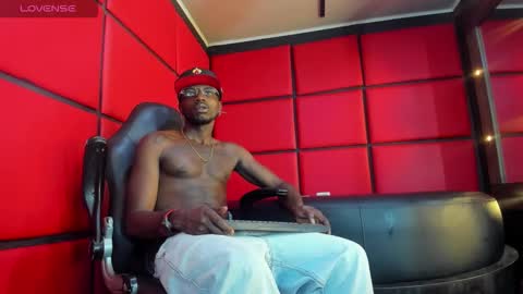 Snapshot of jeff_black99 chatting on 02.12.26 --- Jeff --- online show from 02.12.26