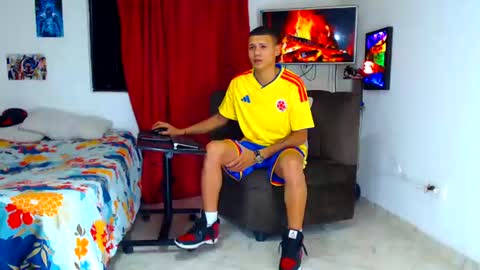 Snapshot of jeffer21_hot chatting on 06.19.26 jeffer21_hot online show from 06.19.26