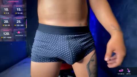 Snapshot of jeffvalemtino chatting on 10.19.25 jeffrey online show from 10.19.25