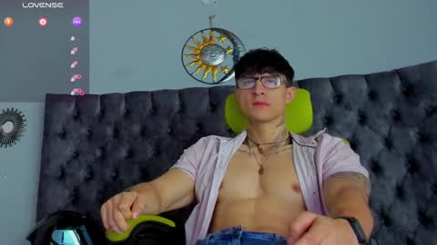 Snapshot of jeins_carter chatting on 12.05.24 JC online show from 12.05.24