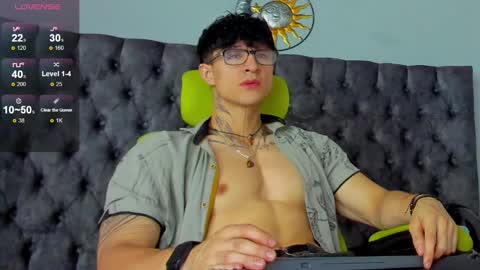 Snapshot of jeins_carter chatting on 12.07.24 JC online show from 12.07.24