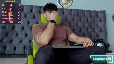 Snapshot of jeins_carter chatting on 12.23.24 JC online show from 12.23.24