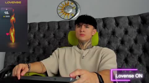 Snapshot of jeins_carter chatting on 02.26.25 JC online show from 02.26.25