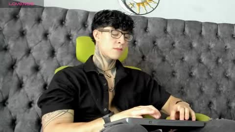 Snapshot of jeins_carter chatting on 03.05.25 JC online show from 03.05.25