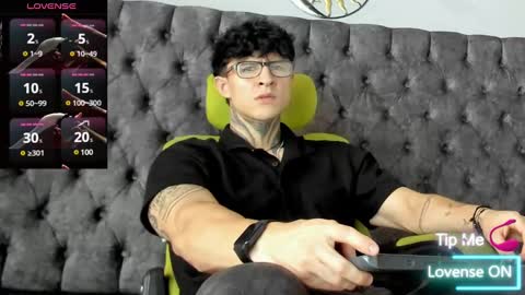 Snapshot of jeins_carter chatting on 03.05.25 JC online show from 03.05.25