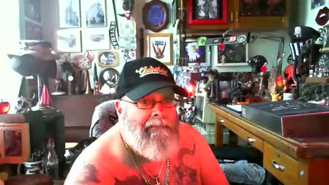 Snapshot of jello9 chatting on 01.12.25 Jello9 online show from 01.12.25