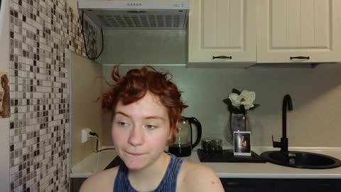 Snapshot of jelly_cherry chatting on 02.14.25 Emily online show from 02.14.25