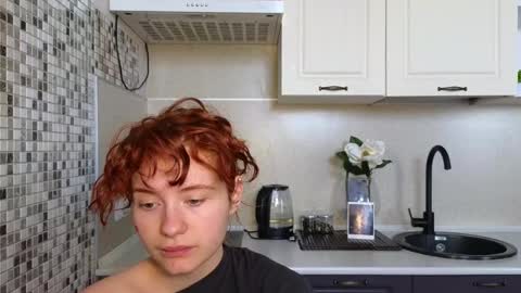 Snapshot of jelly_cherry chatting on 02.26.25 Emily online show from 02.26.25
