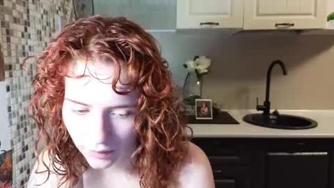 Snapshot of jelly_cherry chatting on 10.01.25 Emily online show from 10.01.25