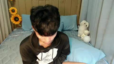 Snapshot of jemart_urnaughtboy chatting on 07.07.26 jemart_urnaughtboy online show from 07.07.26