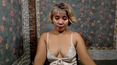 Snapshot of jemm36 chatting on 12.14.24 Jem online show from 12.14.24