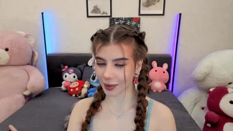 Snapshot of jenie_fire chatting on 11.16.25 Dolly online show from 11.16.25