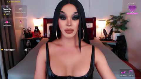 Queen Jenifer online show from 03.25.26