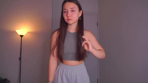 Snapshot of jenifferfoerster chatting on 11.01.25 Molly online show from 11.01.25