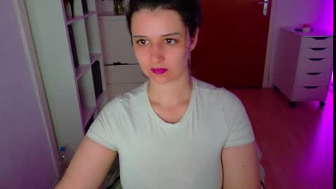 Snapshot of jenna_sxy19 chatting on 10.06.25 jennasxy19 online show from 10.06.25