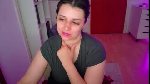 Snapshot of jenna_sxy19 chatting on 10.07.25 jennasxy19 online show from 10.07.25