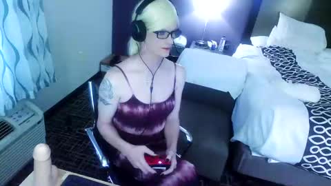 Jenna Cross online show from 12.25.24