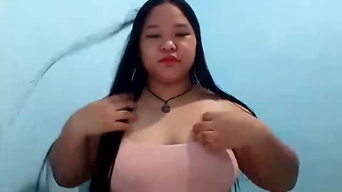 Snapshot of jennalyn_19 chatting on 11.30.25 jennalyn_19 online show from 11.30.25