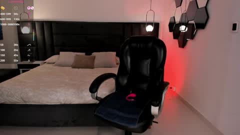 Jenna Olson  online show from 04.10.26