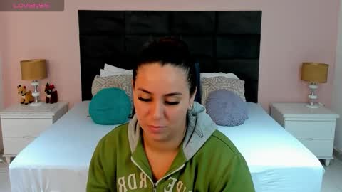 Snapshot of jenner_madison chatting on 12.04.25 jenner_madison online show from 12.04.25