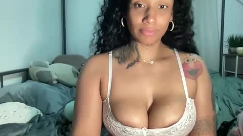 Snapshot of jenni_cash chatting on 03.06.25 Mistress Jenni online show from 03.06.25