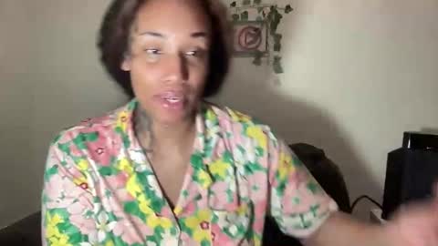 Snapshot of jenni_cash chatting on 10.27.25 Mistress Jenni online show from 10.27.25