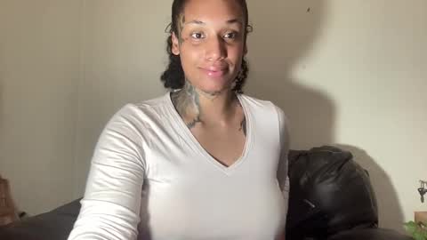 Snapshot of jenni_cash chatting on 11.06.25 Mistress Jenni online show from 11.06.25