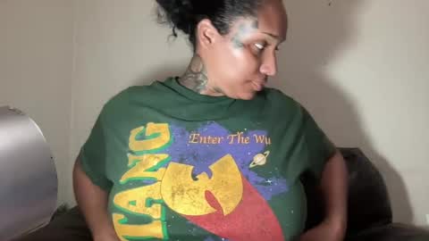 Snapshot of jenni_cash chatting on 06.15.26 Mistress Jenni online show from 06.15.26