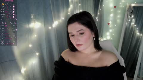 Snapshot of jennie_berry chatting on 12.28.24 Jennie online show from 12.28.24