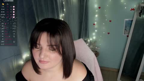Snapshot of jennie_berry chatting on 12.28.24 Jennie online show from 12.28.24