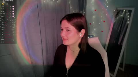 Snapshot of jennie_berry chatting on 01.05.25 Jennie online show from 01.05.25
