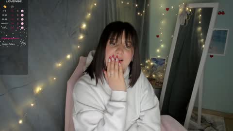 Snapshot of jennie_berry chatting on 02.05.25 Jennie online show from 02.05.25