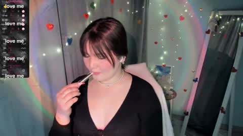 Snapshot of jennie_berry chatting on 02.10.25 Jennie online show from 02.10.25
