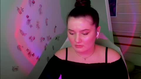 Snapshot of jennie_berry chatting on 02.20.25 Jennie online show from 02.20.25