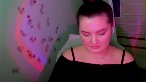 Snapshot of jennie_berry chatting on 02.20.25 Jennie online show from 02.20.25