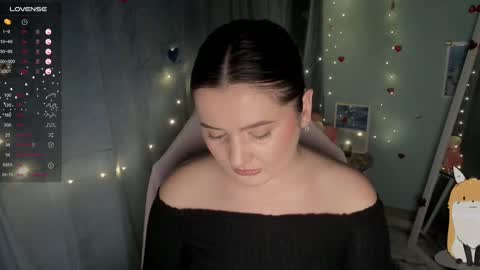 Snapshot of jennie_berry chatting on 03.10.25 Jennie online show from 03.10.25