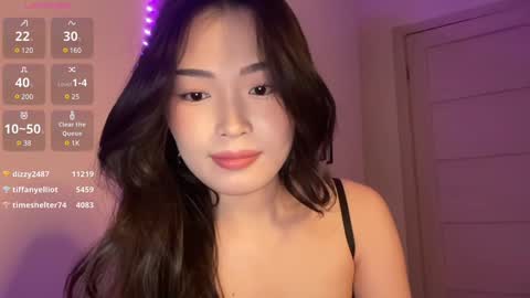 Snapshot of jennie_yung chatting on 12.24.24 jennie_yung online show from 12.24.24