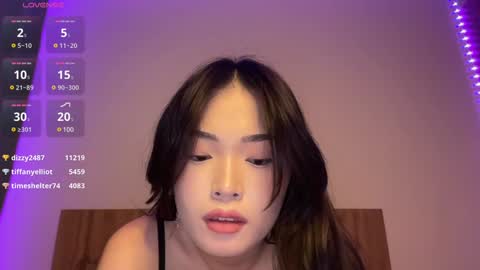 Snapshot of jennie_yung chatting on 12.24.24 jennie_yung online show from 12.24.24