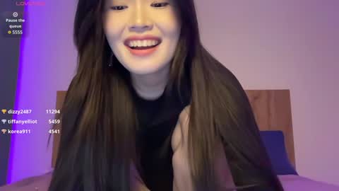 Snapshot of jennie_yung chatting on 12.27.24 jennie_yung online show from 12.27.24