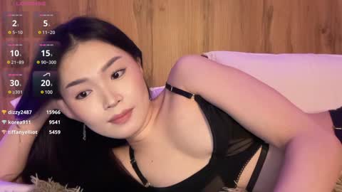 Snapshot of jennie_yung chatting on 01.26.25 jennie_yung online show from 01.26.25