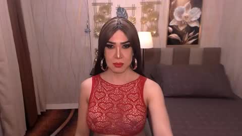 Snapshot of jenniegarcia chatting on 10.21.25 jenniegarcia online show from 10.21.25