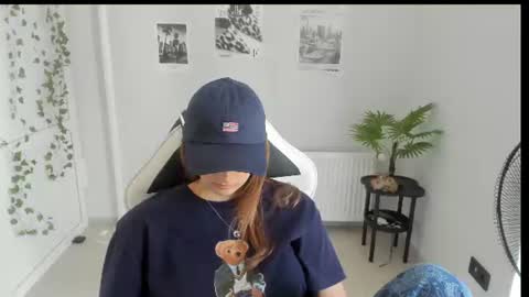 Snapshot of jenniestar chatting on 07.26.26 Karla online show from 07.26.26