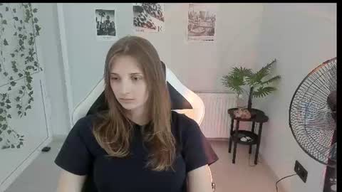 Snapshot of jenniestar chatting on 07.31.26 Karla online show from 07.31.26