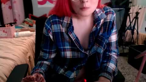 Jennifer Gwen online show from 10.28.25