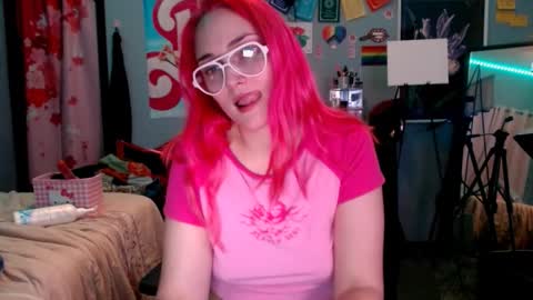 Jennifer Gwen online show from 10.31.25