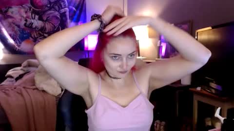 Jennifer Gwen online show from 11.04.25