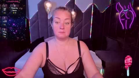 Jennifer online show from 11.09.25